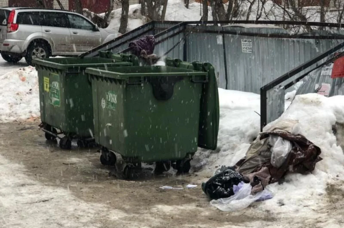 Қостанайда қоқыстан табылған бала клиникалық өлім жағдайында болған