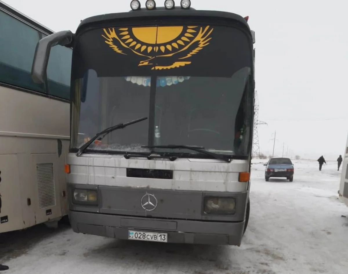 Павлодар облысында 21 жолаушысы бар автобус қар құрсауында қалды