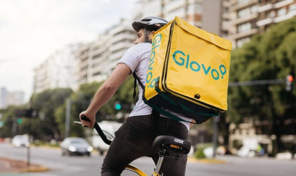 «Glovo» алматылықтарға азық-түлік пен дәрі-дәрмекті тегін жеткізеді