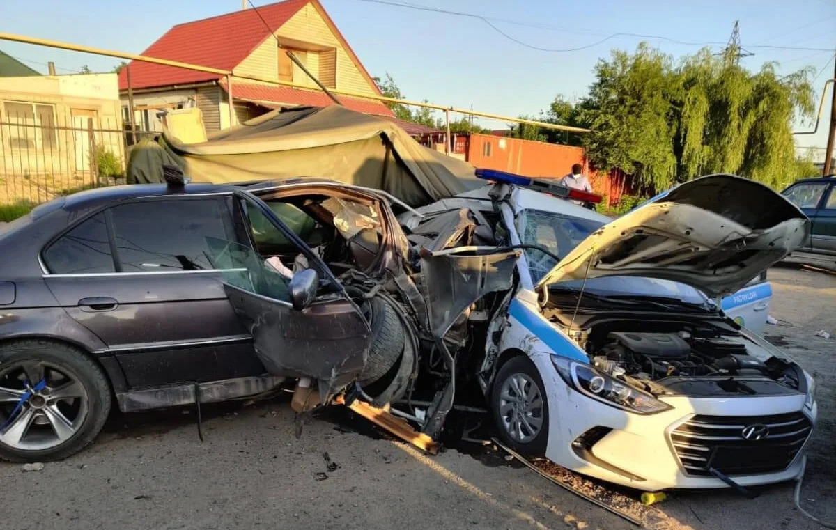 Блок-бекетте 2 полицейдің өмірін қиған жүргізуші 6 жыл құқық қорғау органында жұмыс істеген