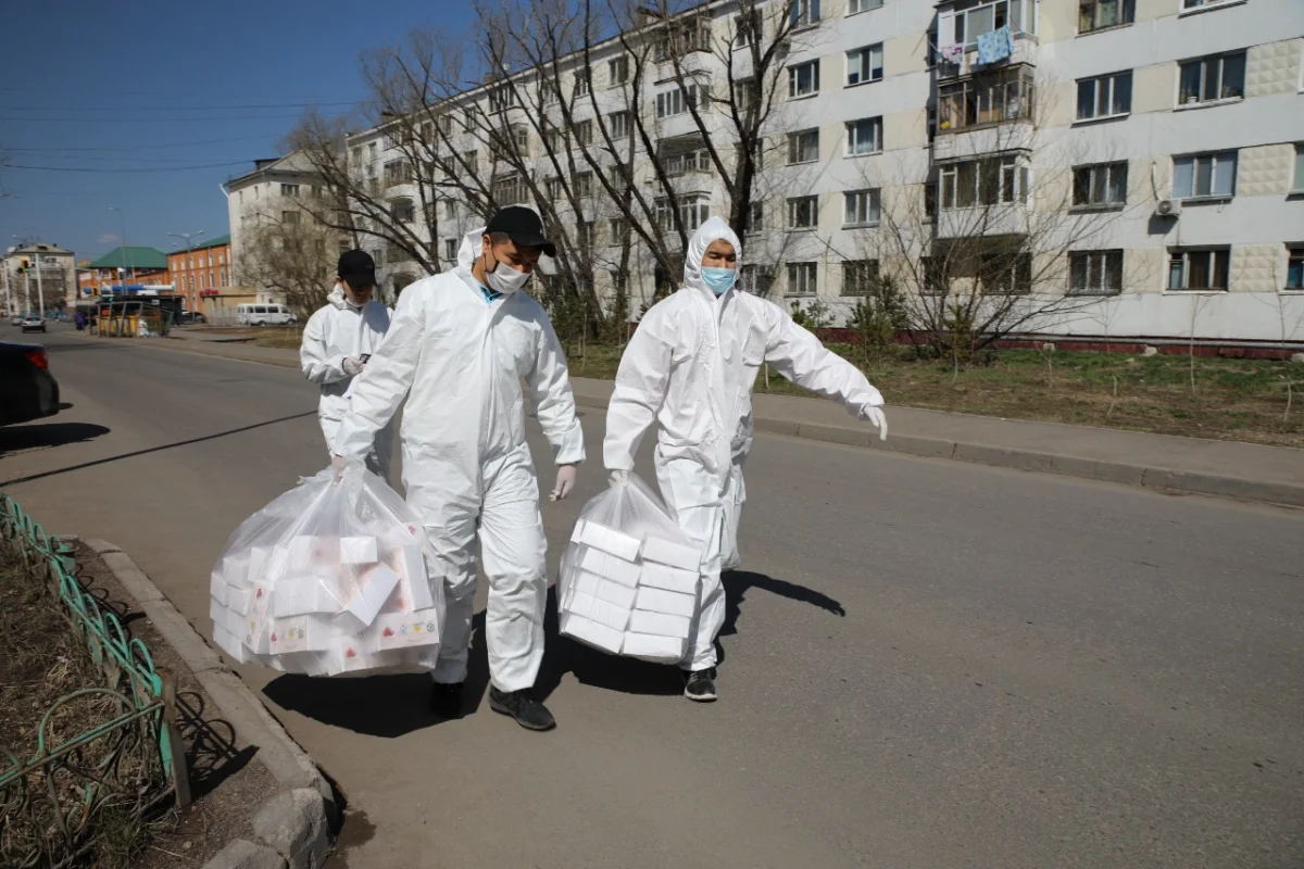 Шекарадан 1 млрд теңгенің маскасы мен респираторын алып өтпек болғандар ұсталды