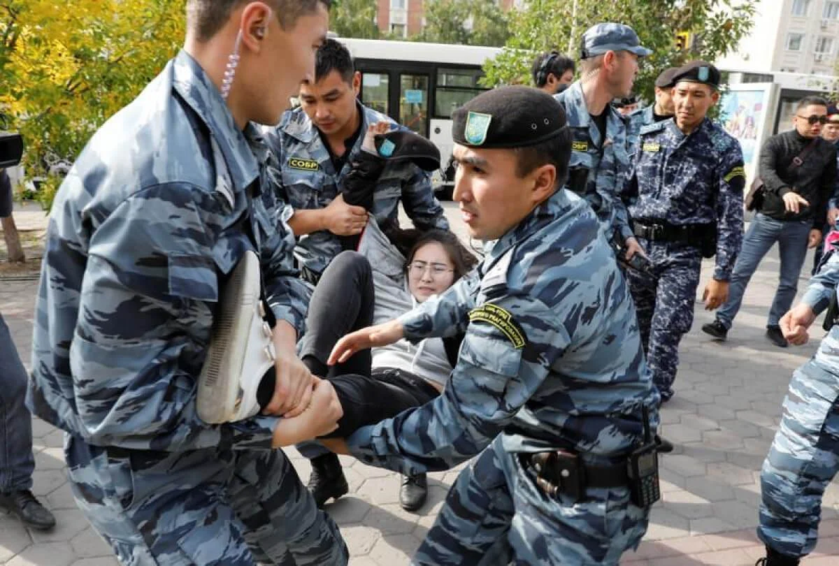 Қазақстанда митинг туралы заң қашан күшіне енетіні белгілі болды