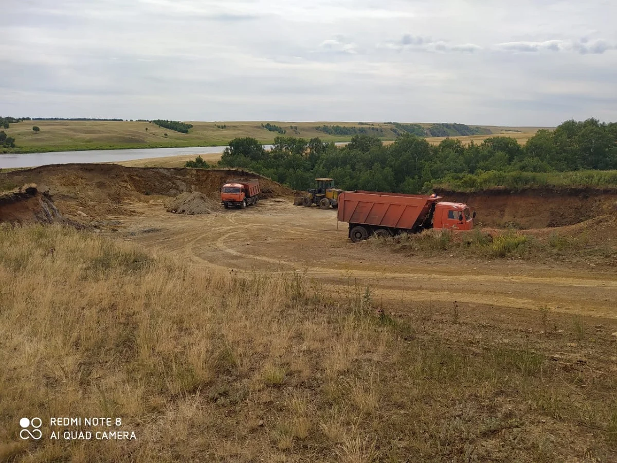 СҚО-да жабылған кен орнынан қиыршық тас өндіргендер ұсталды