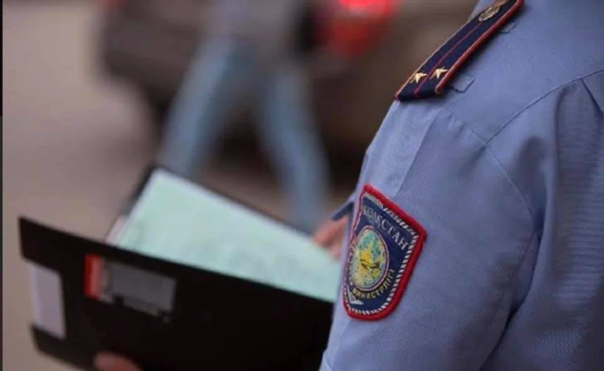 Атырауда мас жүргізушінің көлігінен қару табылды