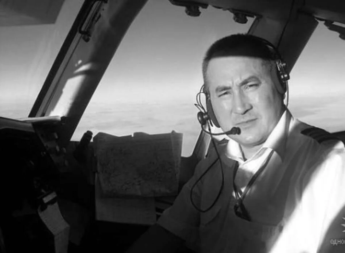 Пандемия кезінде қазақстандықтарды елге жеткізуге атсалысқан ұшқыш қайтыс болды
