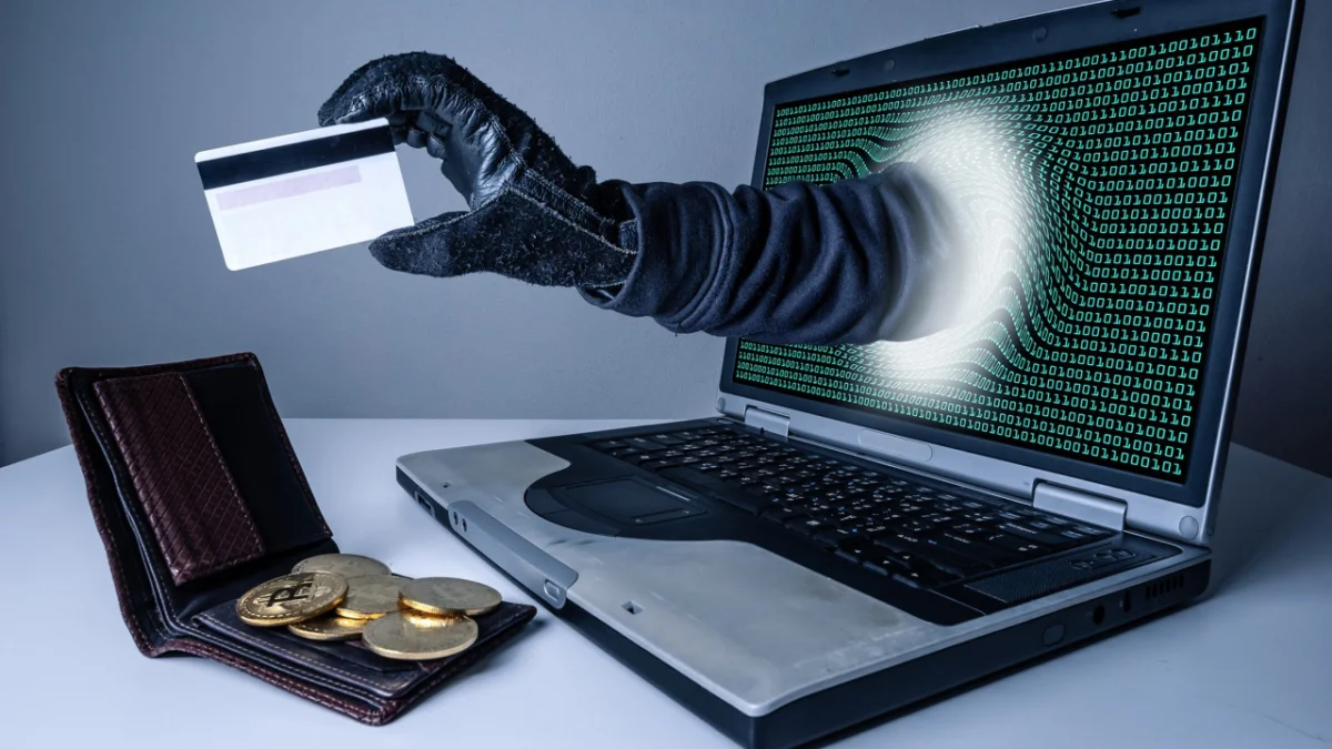 Атырауда интернет-алаяқтықпен айналысқан жасөспірім ұсталды