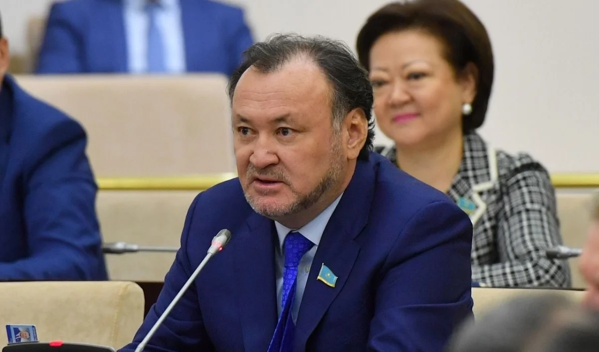 «Оң өзгеріс байқалмайды». Құл-Мұхаммед Білім министрлігінің жұмысын сынға алды