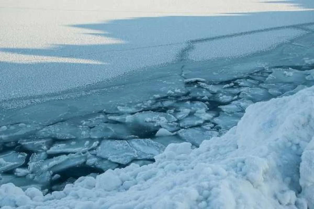 Жамбыл облысында мұз бетінде ойнап жүрген 2 бала мерт болды