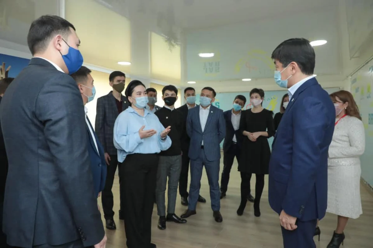 Бауыржан Байбек Жезқазғандағы ірі зауыт қызметкерлерімен, өңір жастарымен кездесті