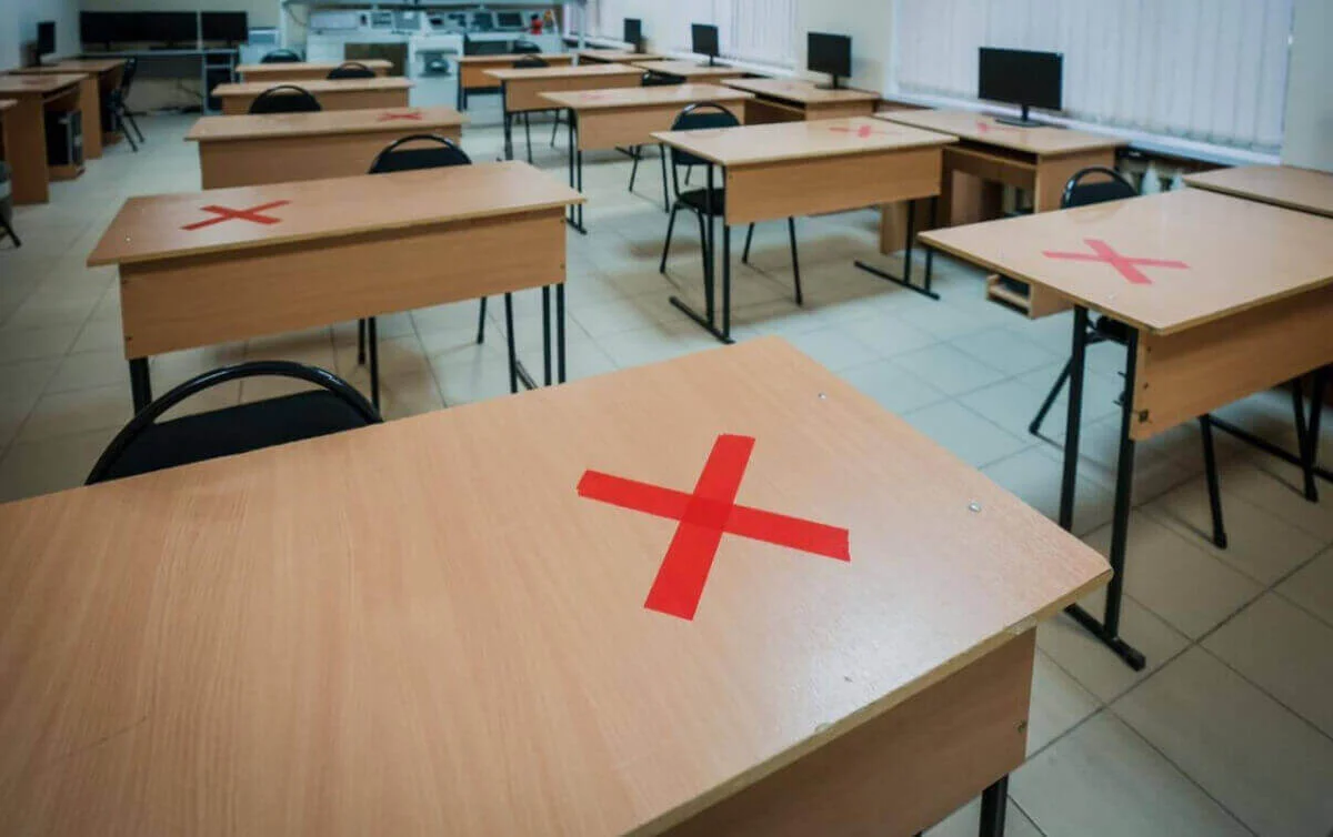 Неге бітіруші сынып оқушылары ІІІ тоқсаннан бастап негізгі пәндерді дәстүрлі форматта оқиды?
