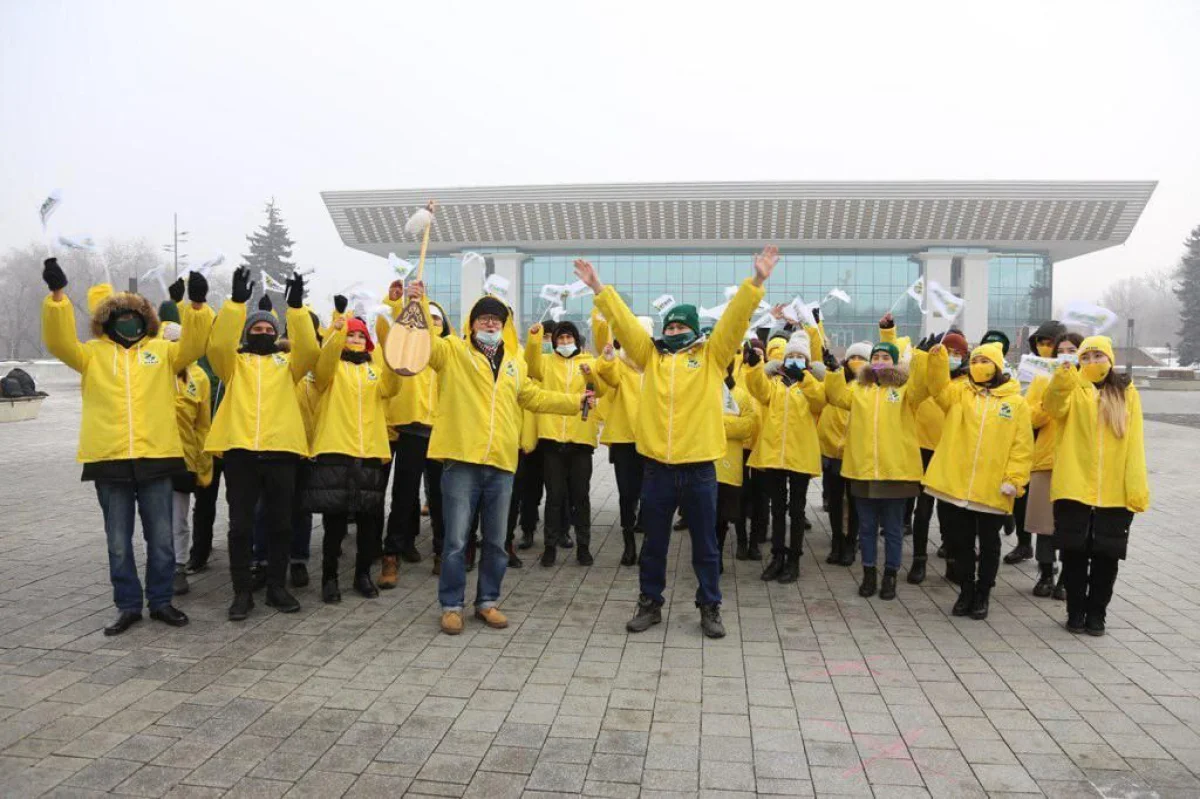 «Ауыл» партиясы Алматыда флешмоб өткізді