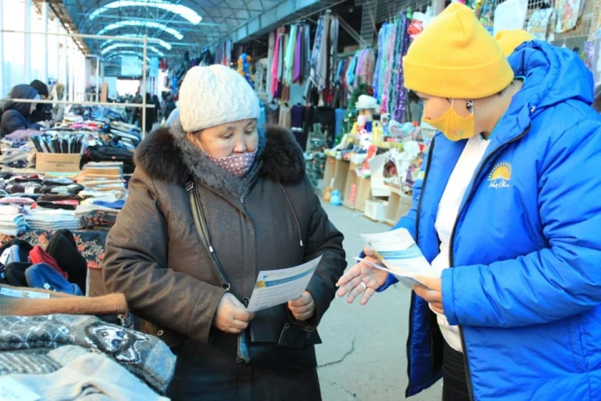 Алматы облысында нұротандық кандидат базар келушілерімен кездесті