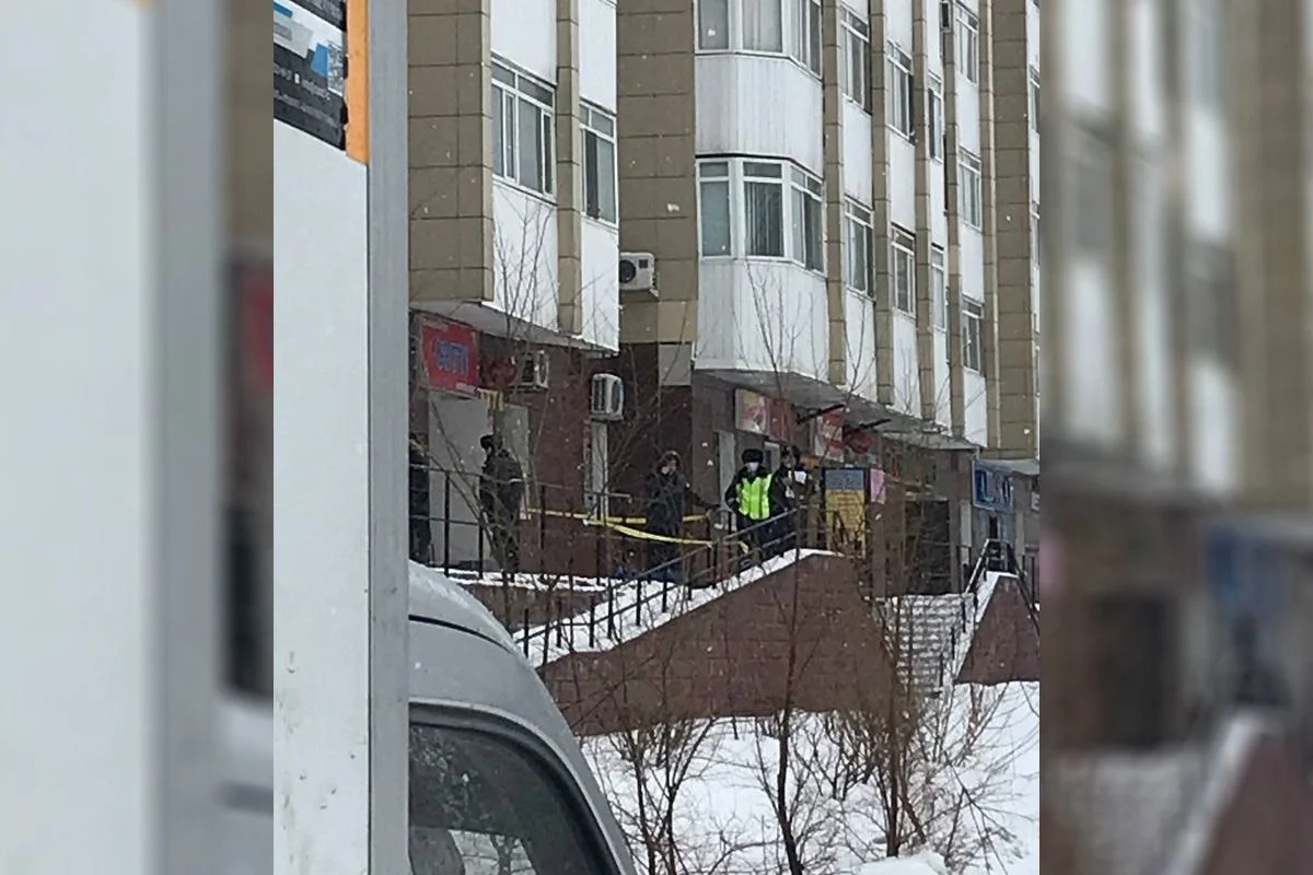 Елордада 32 жастағы әйел үйдің бесінші қабатынан секіріп өлді