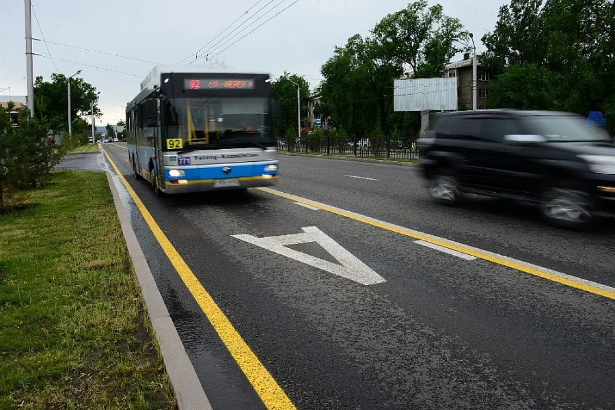 Қазақстанда автобус жолағымен басқа көліктердің жүруіне рұқсат етіледі