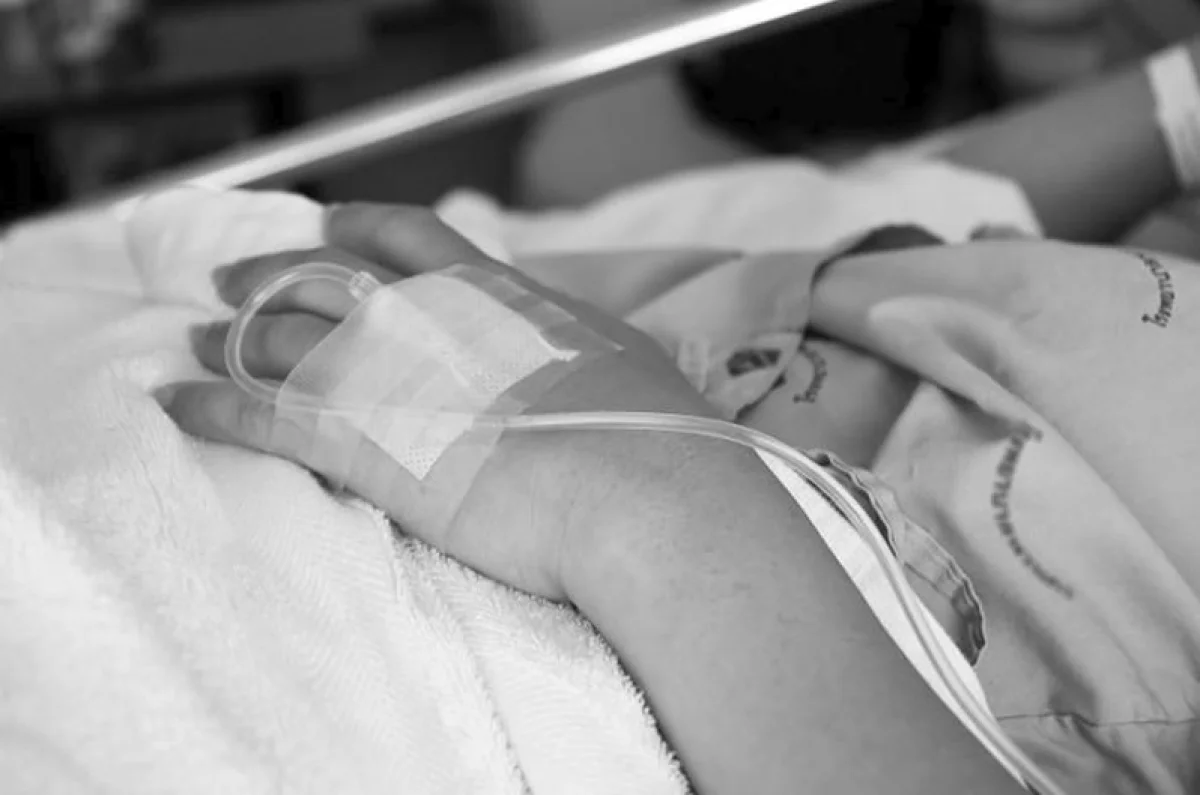 БҚО-да көз жұмған келіншектің туыстары дәрігерлердің жазаланғанын талап етеді