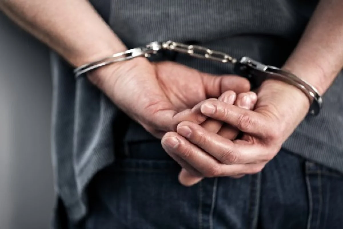 Ақтауда ер адам әйелінің көңілдесін ұрып өлтіріп қойған