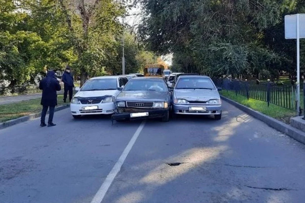 Павлодарда бір мезетте 7 көлік соқтығысты