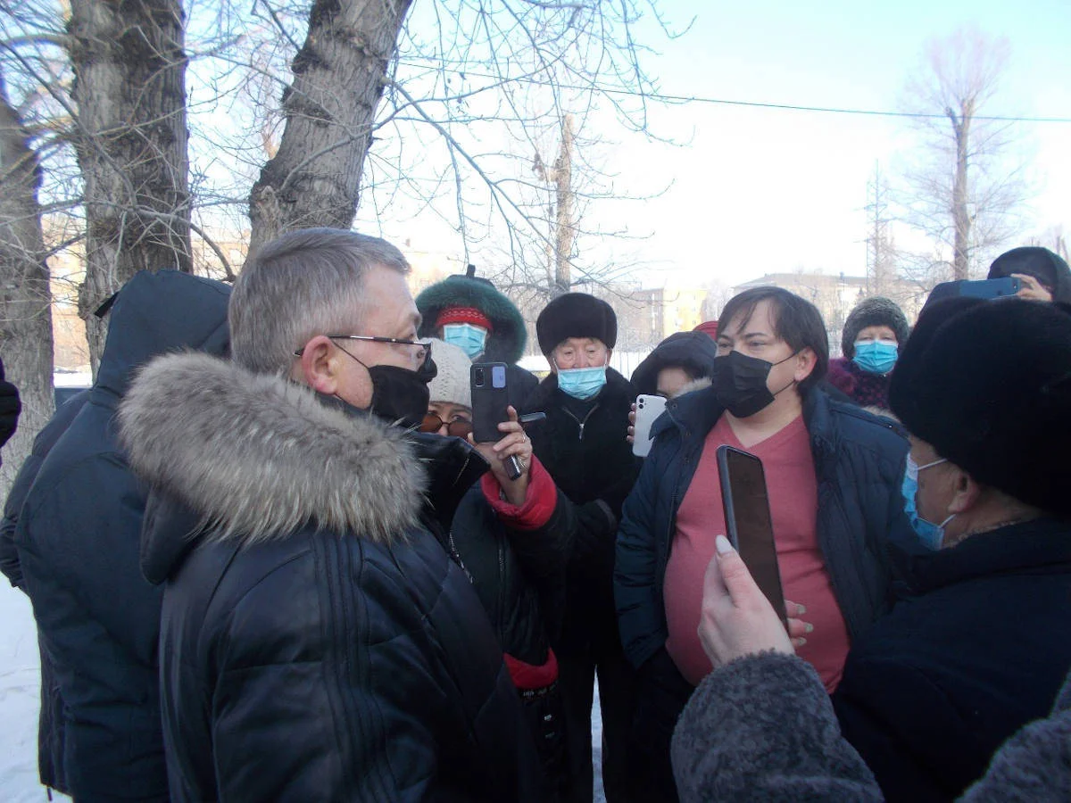 Өскемен әкімі Жақсылық Омарды жақтаушылар мен даттаушылар «жаға жыртысты»