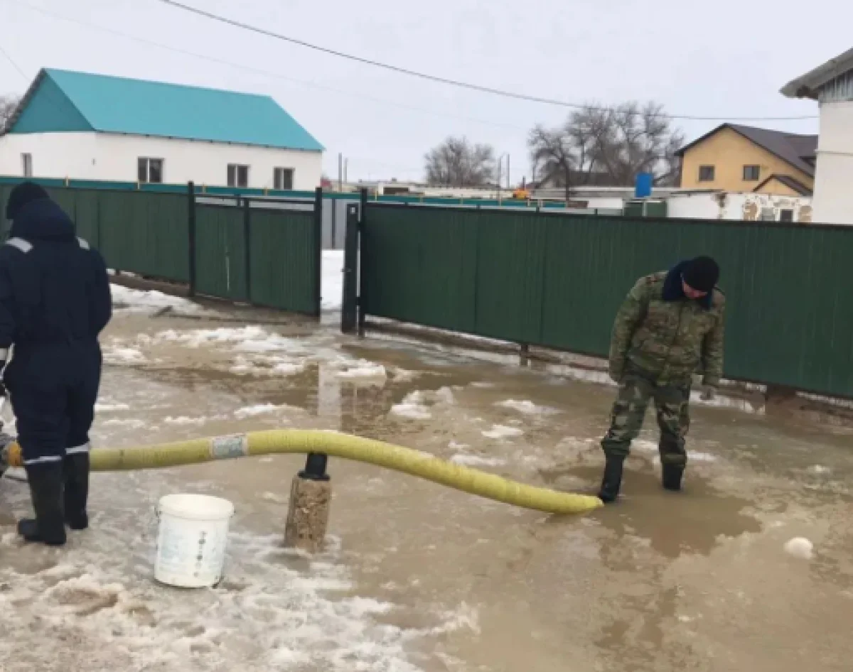 Атырау облысының екі ауданын еріген қар суы басып қалды