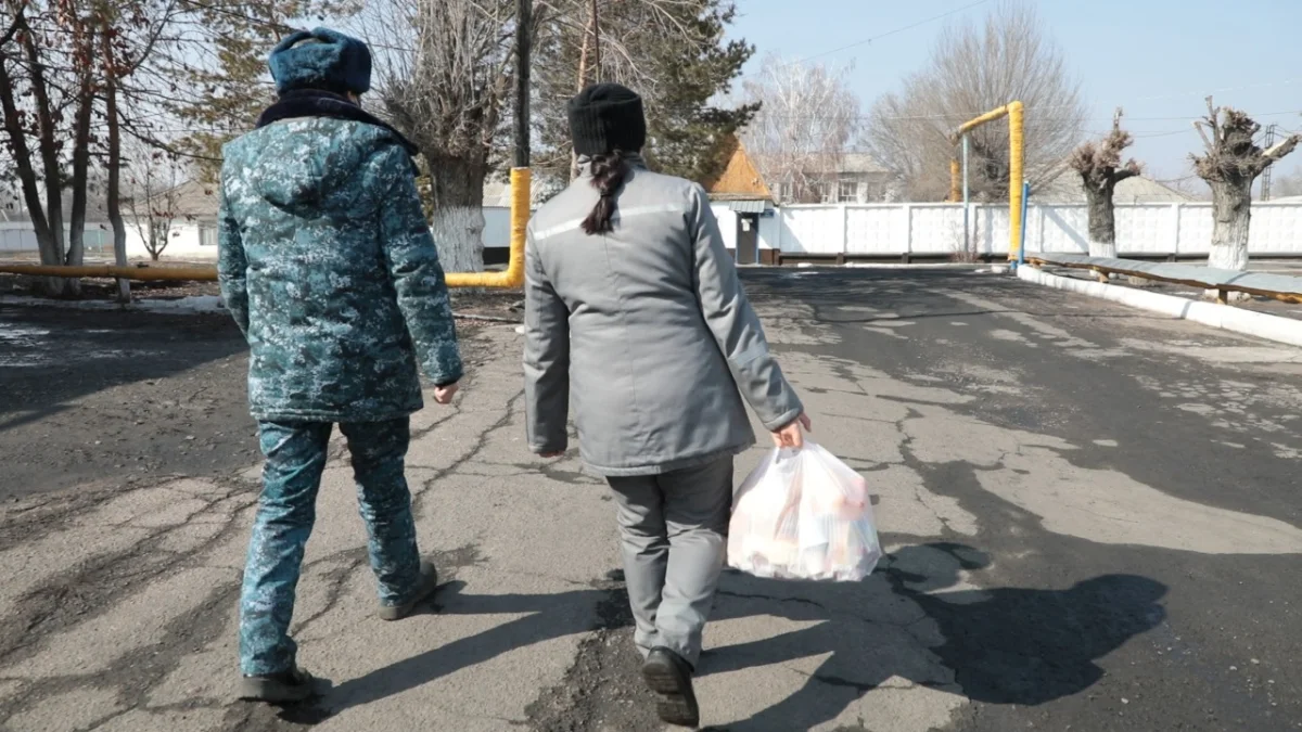 Алматы облысында зағип бала анасын 16 жылдан кейін түрмеден тапты