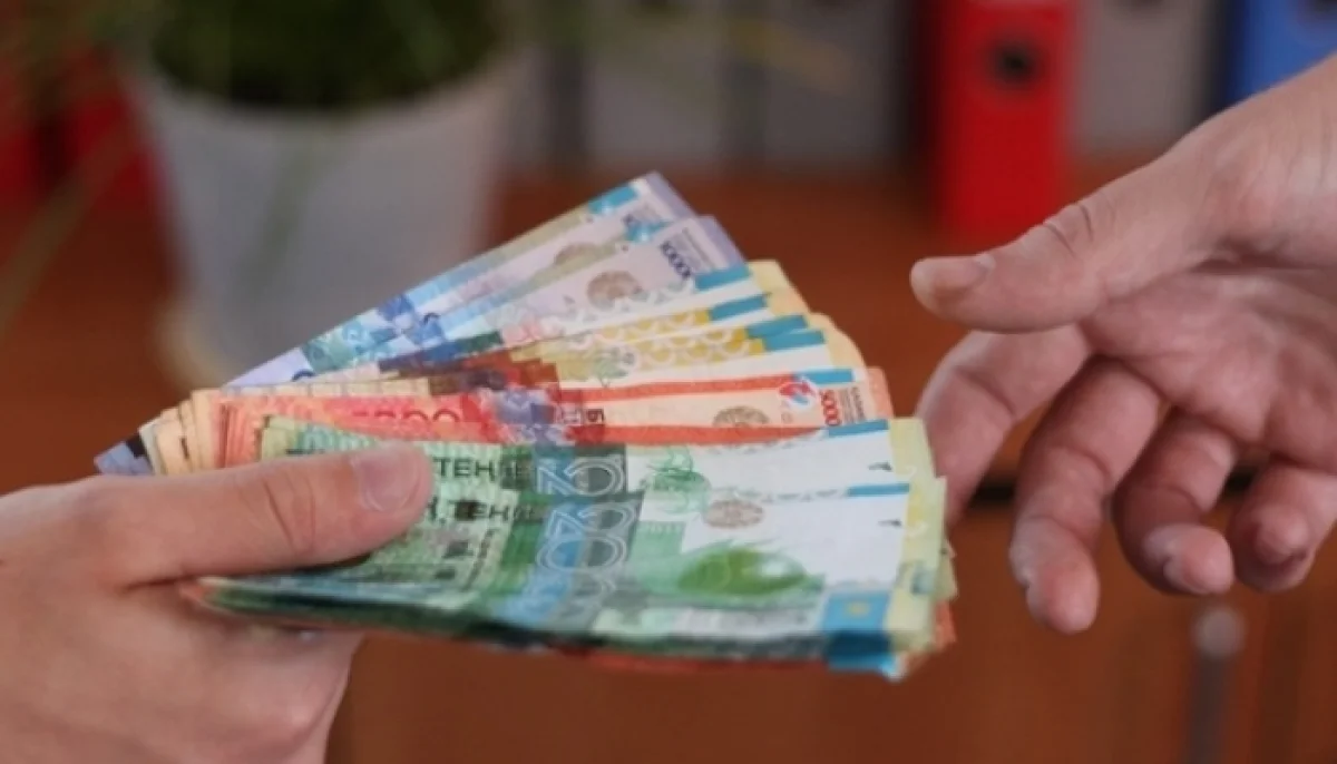 Атырау облысында шенеунік мүгедектерден пара алып келген