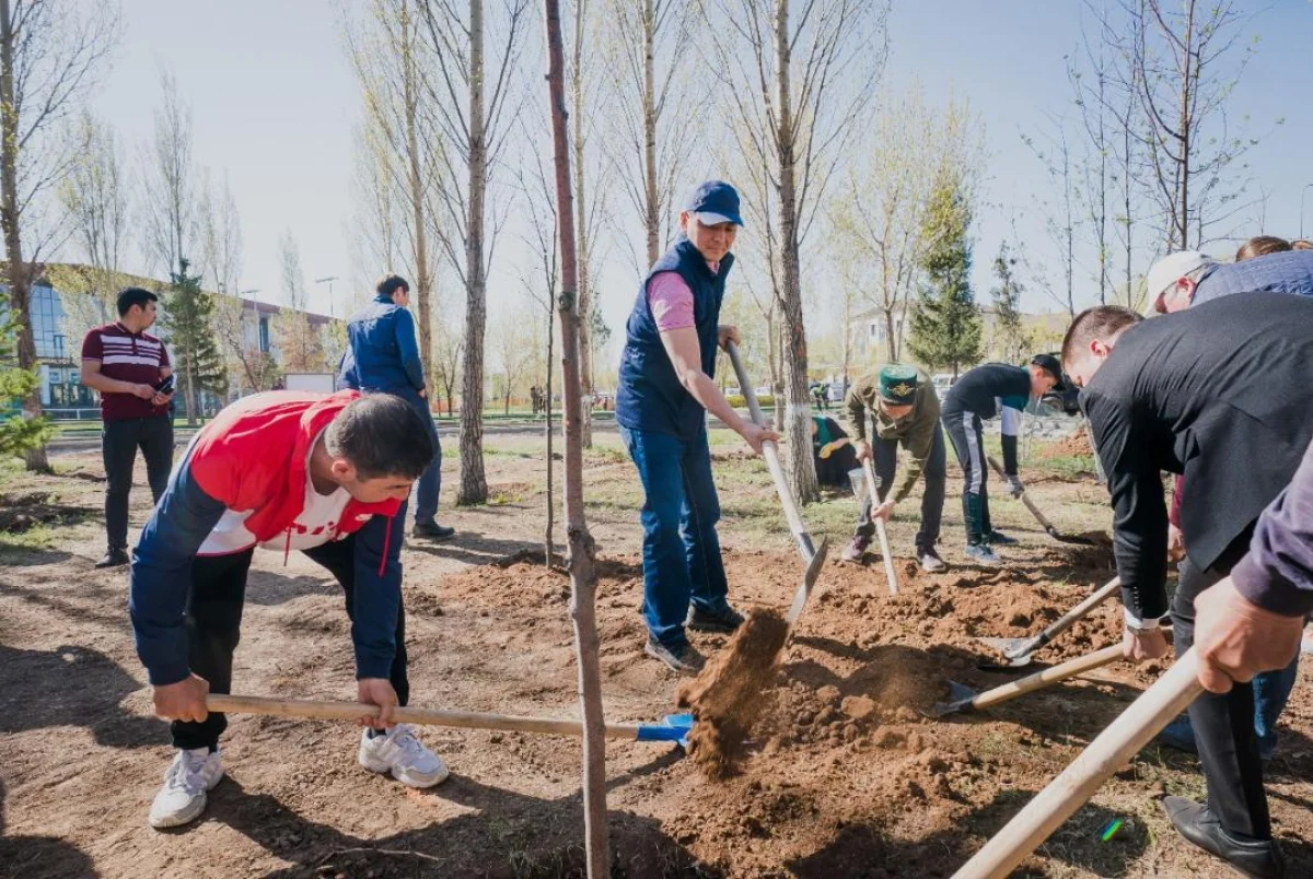 Елордалықтар Бірлік күніне орай жаңа саябақтың ашылуына куә болды