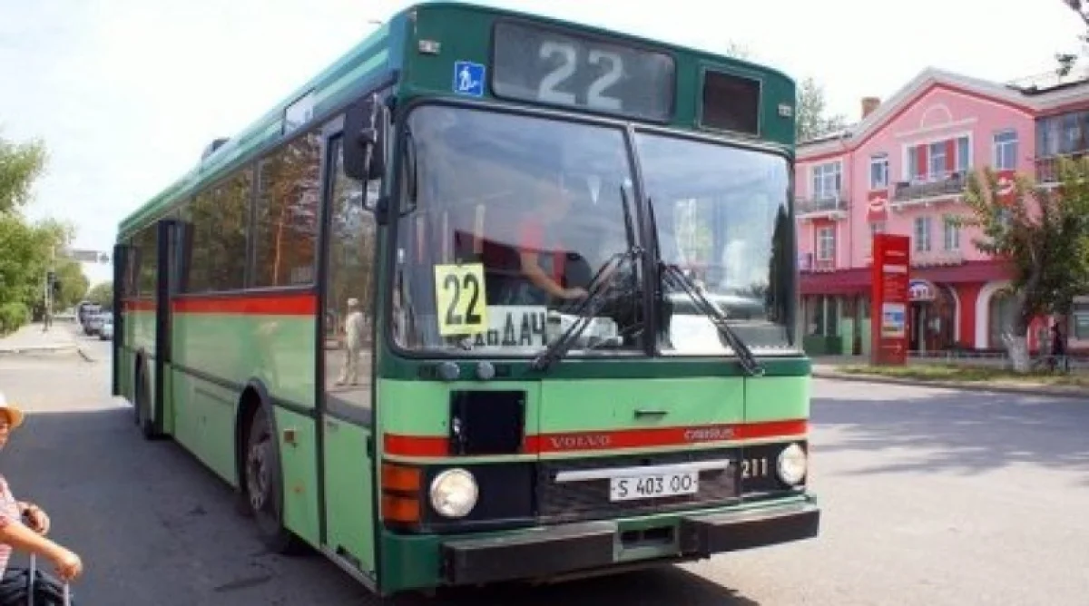 Павлодарда автобуста жұрттың мазасын алған жолаушы жазаланды
