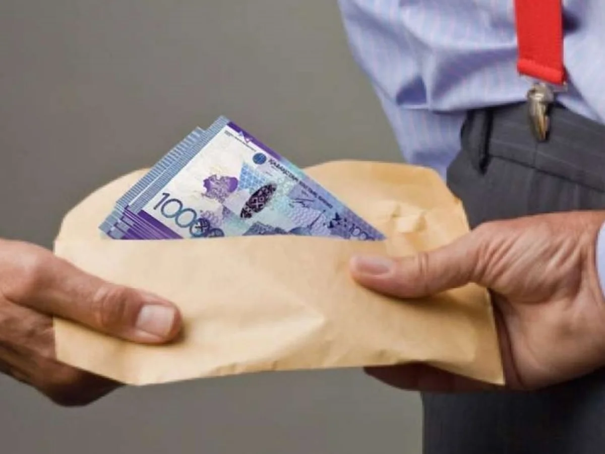 Алматы облысында 33 мың доллар пара алған мекеме басшысы сотталды