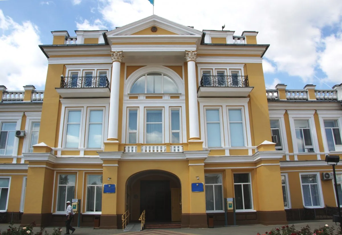 Орал тұрғыны әкімдікті сотқа беріп, 100 мың теңге өндіріп алды