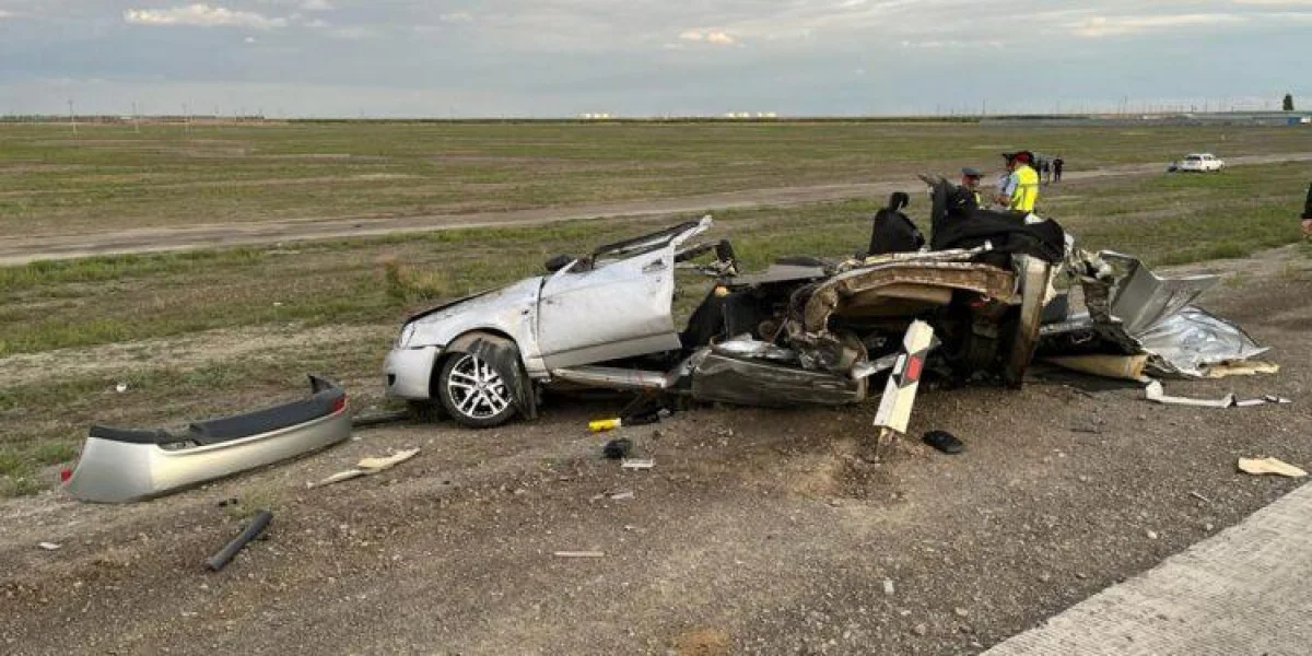 Атырауда жол апатынан 1 адам мерт болып, 8 адам ауруханаға жеткізілді