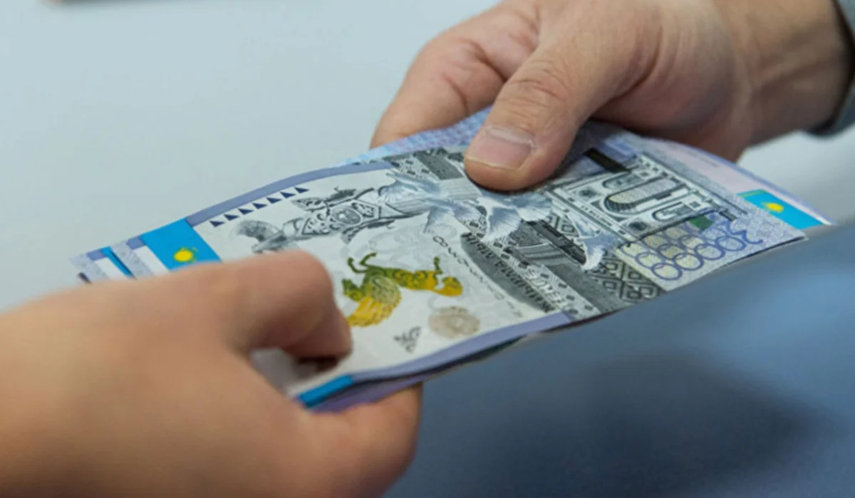 Батыс Қазақстанда мемлекеттік қызметкер 40 млн теңге пара алды деген күдікке ілінді