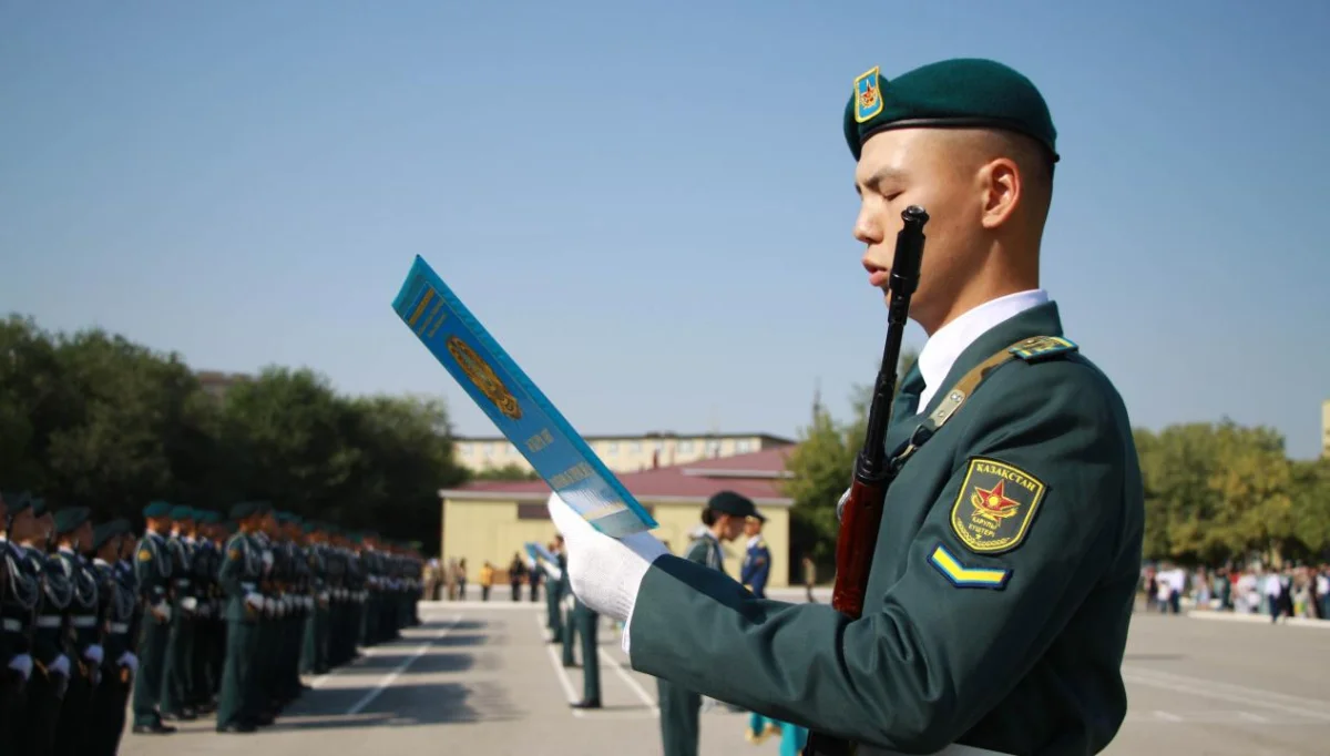 Болашақ әскери ұшқыштар әскери ант берді