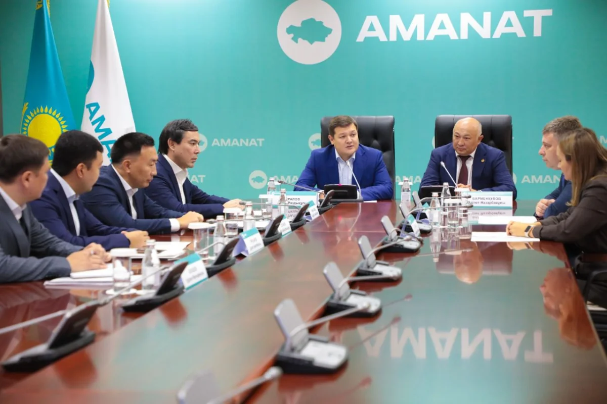 «AMANAT» партиясы мен Қазақстан футбол федерациясы бірлесіп, бұқаралық спортты дамытады