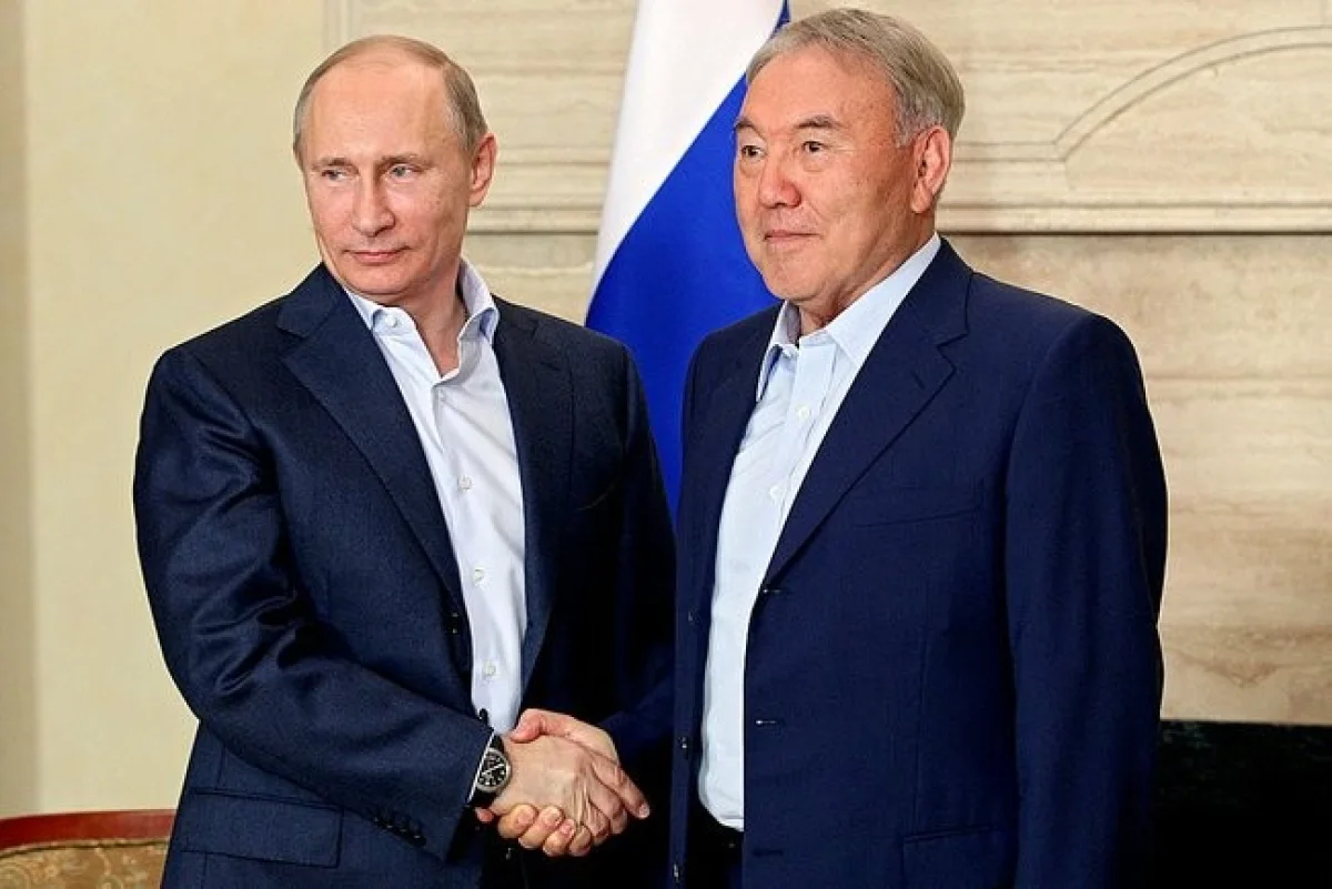 Нұрсұлтан Назарбаев Владимир Путинді туған күнімен құттықтады