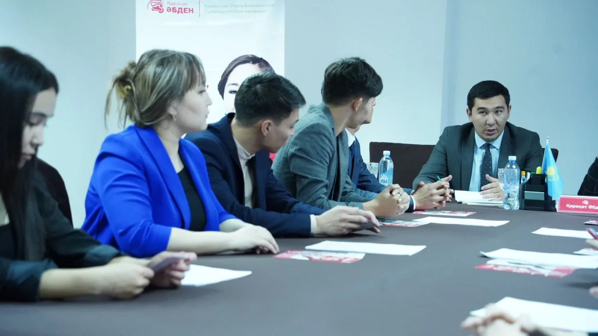 Қарақат Әбденнің сайлауалды штабында ел өңірлеріндегі үгіт-насихат жұмысының нәтижелері талқыланды