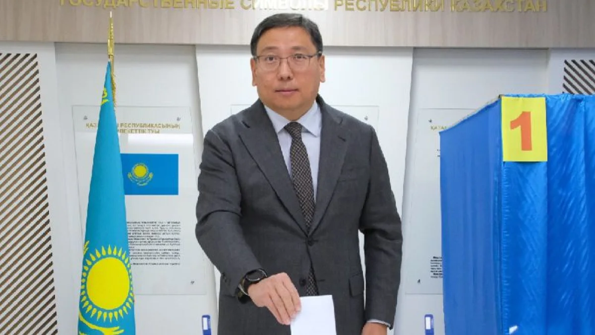 Алматы әкімі жұбайымен бірге президенттік сайлауда дауыс берді