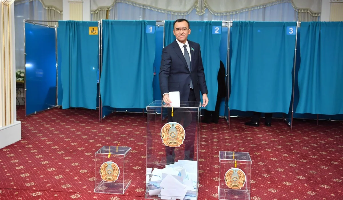 Мәулен Әшімбаев: Қазақстандықтардың дауыс беруге белсенді қатысатынына сенімдімін