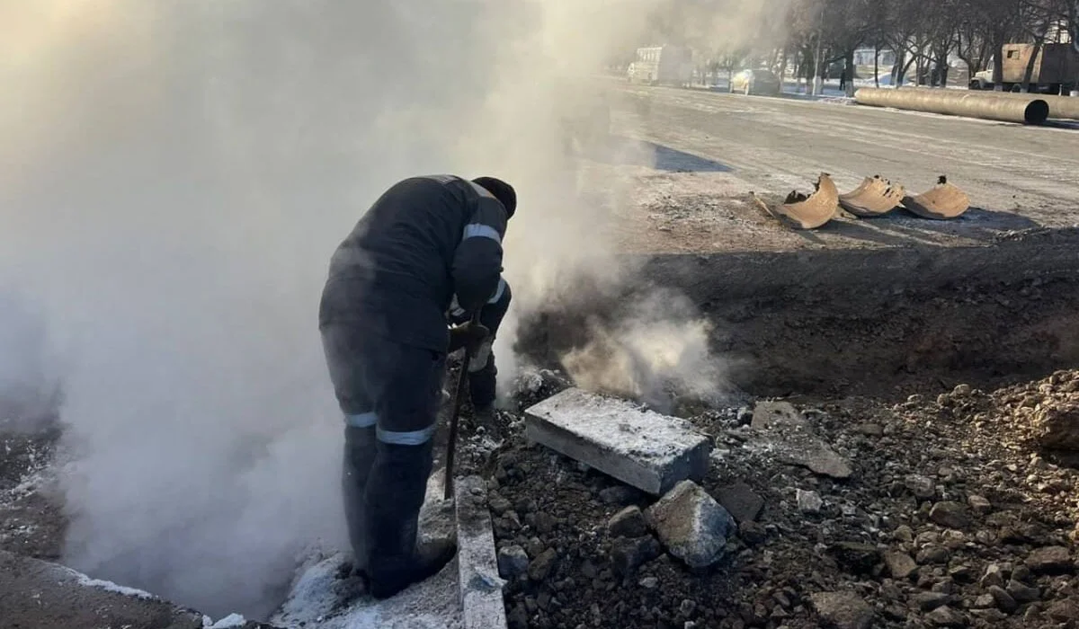 Екібастұздағы жылу орталығын өзге өңірлерден келген бригадалар жөндеуге кірісті