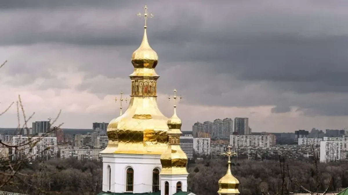«Украинаға рухани тәуелсіздік те керек»: Зеленский Мәскеумен байланысы бар діни ұйымдарға тыйым салмақ