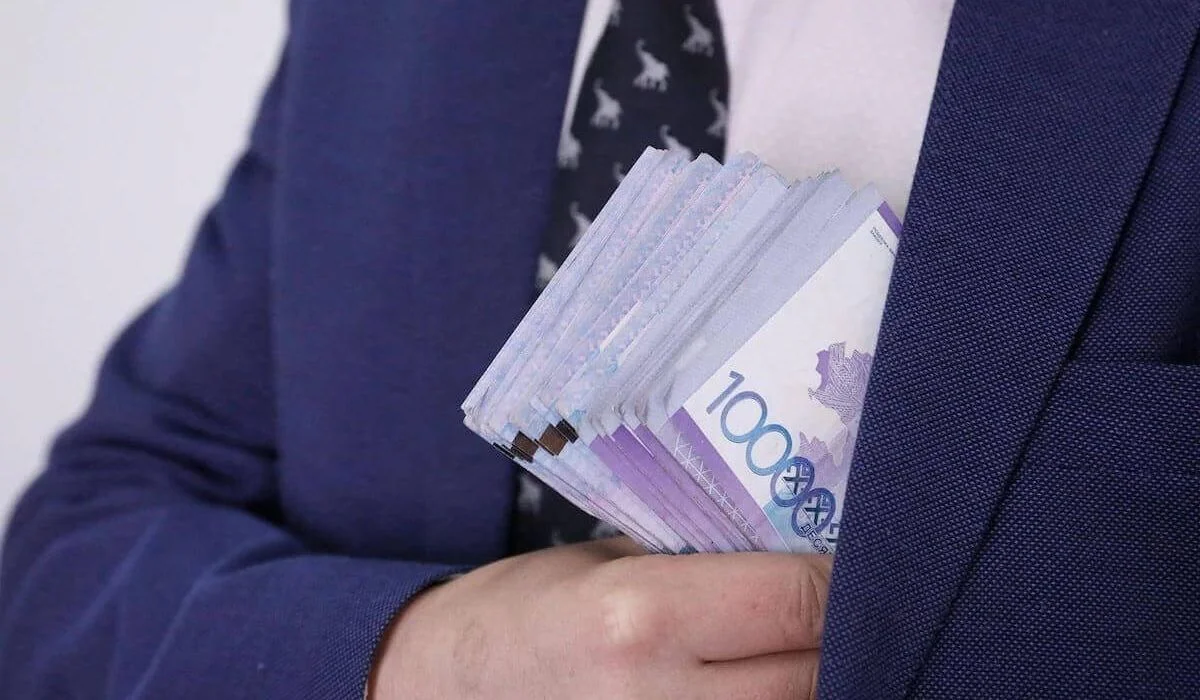 «100 мың теңгеге дейін сыйақы алған»: квота сатқан оңалту орталығының қызметкері ұсталды
