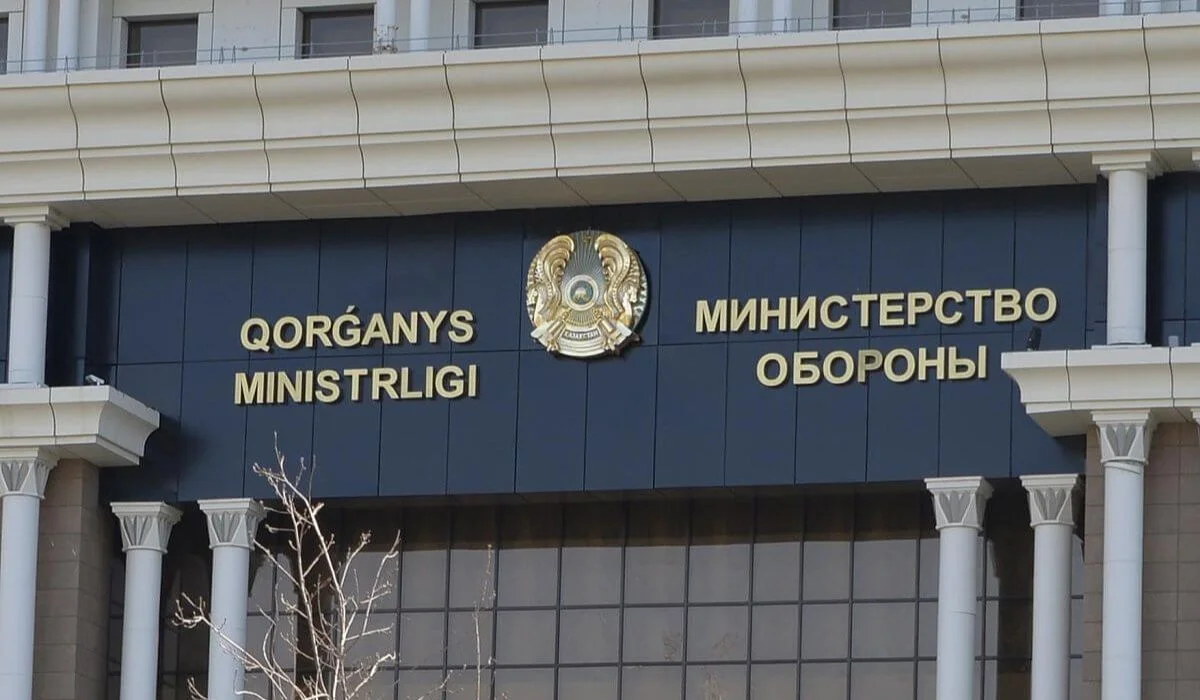 «ҚР Қарулы күштерінің қатарынан шығарылған»: Қорғаныс министрлігі оқушыны жүкті еткен күдікті сарбаз туралы
