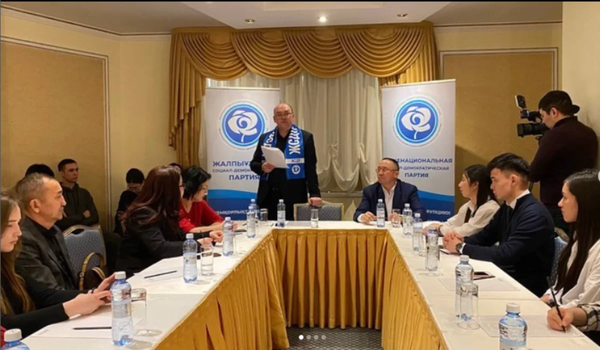 ЖСДП Қазақстандағы өмір сапасының стандарттары туралы дөңгелек үстел өткізді