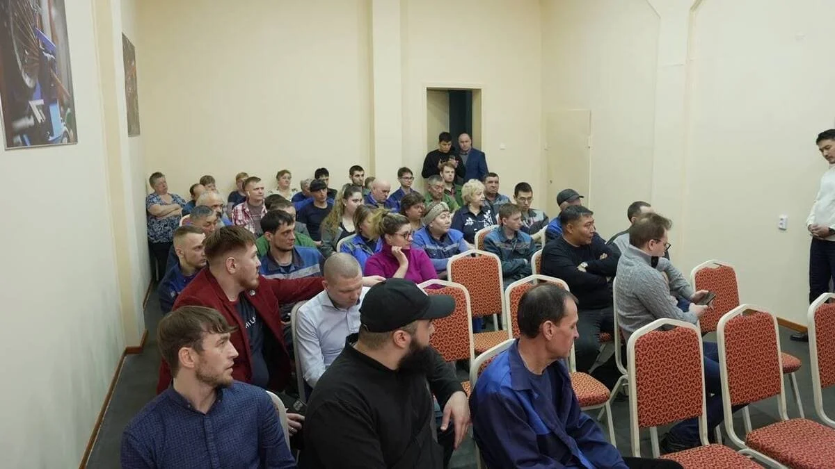 Respublica партиясының кандидаттары Павлодардағы зауыт жұмысшыларымен кездесті