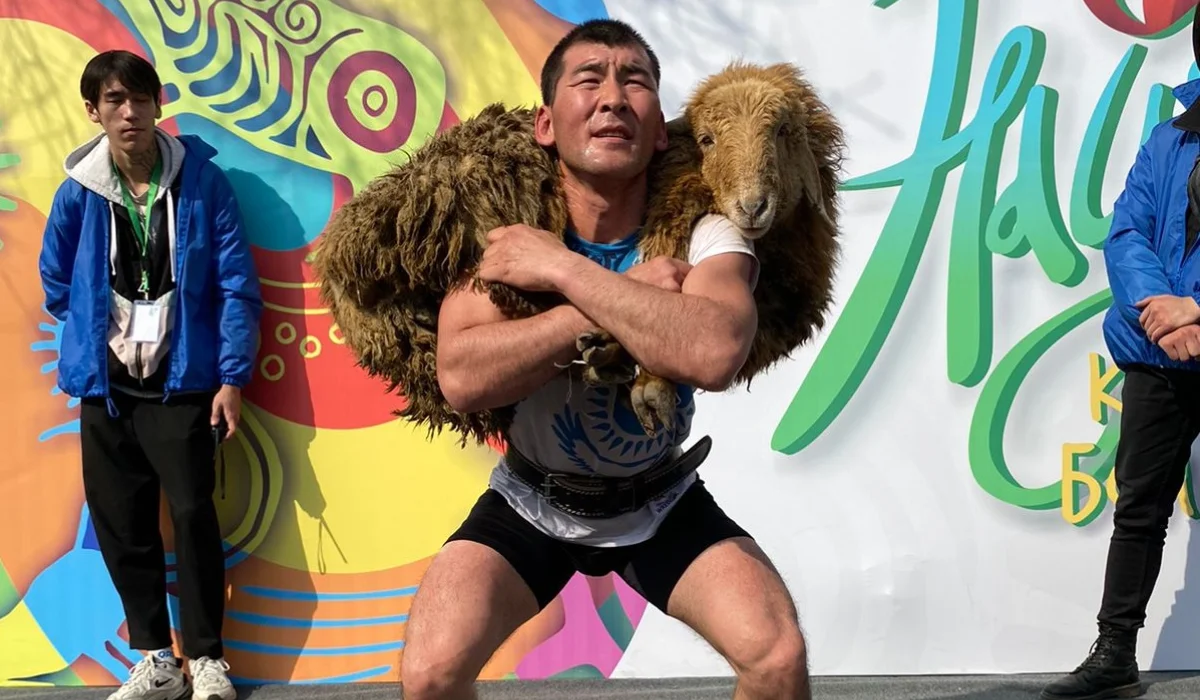 Алматыда әскери спортшы рекорд жаңартты