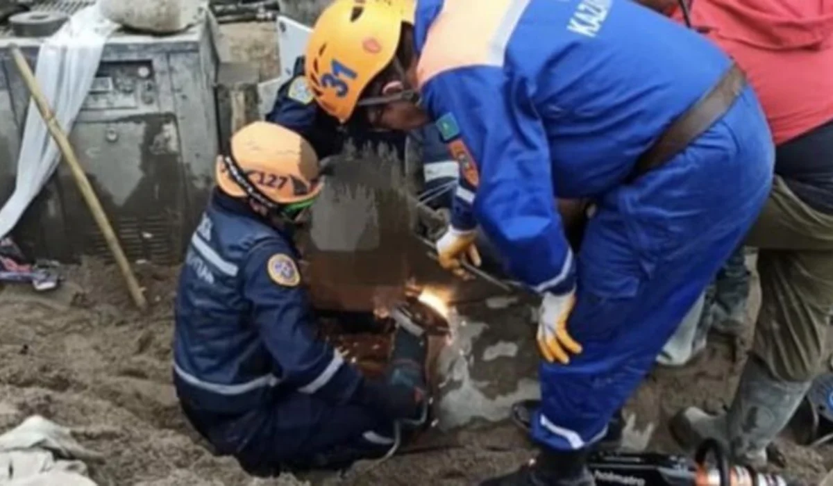Алматы облысында жұмысшының бір аяғы бетон араластырғышта қалып қойған