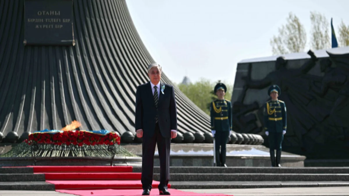 Президент соғыс жылдарында марқұм болған жауынгерлердің рухына тағзым етті
