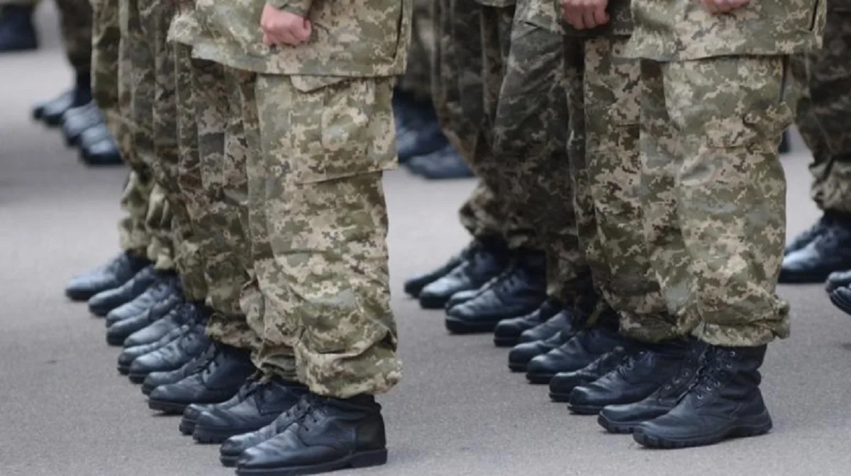 Мерзімді әскери қызметін өтеп жүргендердің несиесі кейінге шегеріледі