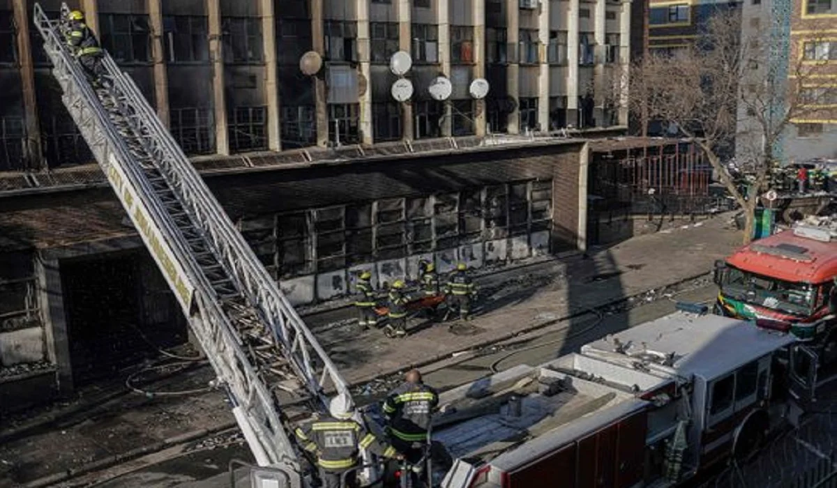 ОАР-да үйсіз жандар паналаған ғимарат өртеніп, 63 адам қаза болды