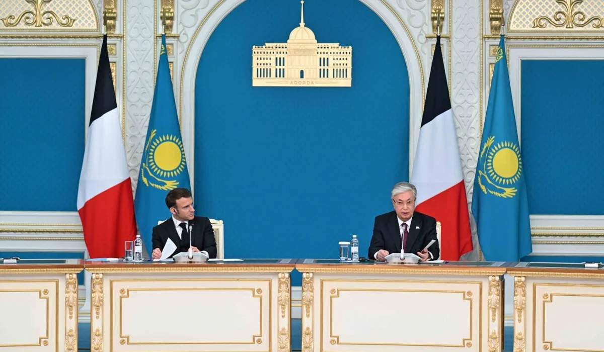 Қасым-Жомарт Тоқаев пен Эмманюэль Макрон бірлескен мәлімдеме жасады