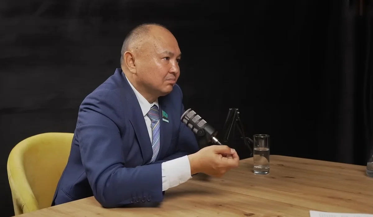 «Олигархтар барлық жерге өз адамын қойған»: Депутат кәсіподақта жүргенде қандай қиындық көргенін айтты
